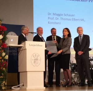 V.l.n.r. Prof. Andreas Barner (Präsident des Stifterverbandes), Prof. Thomas Elbert (Universität Konstanz & vivo international), Prof. Jörg Hacker (Präsident der Nationalakademie Leopoldina), Dr. Maggie Schauer (Universität Konstanz & vivo international), Prof. Frank Rösler (Laudator)